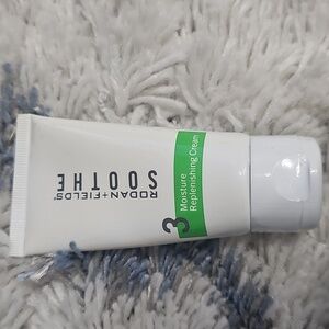 Rodan and fields Soothe Moisture Replenishing Cream